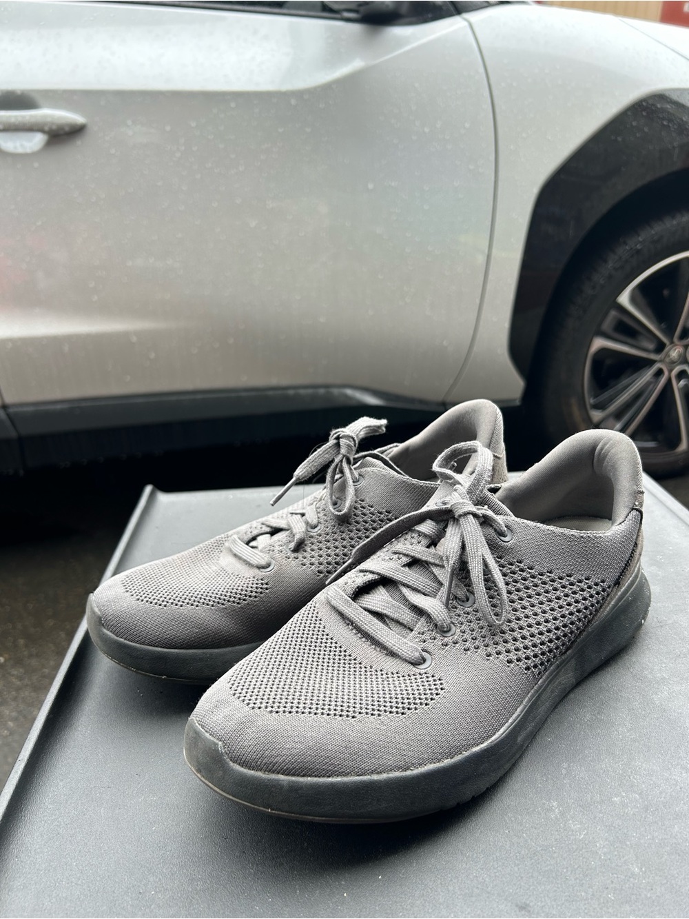 Kizik Handfree Unisex’s Lightweight Gray Knit Lace-Up Sneakers Size M8.5,W10